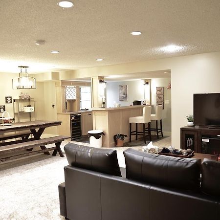 Calgary Cozy Home Bagian luar foto